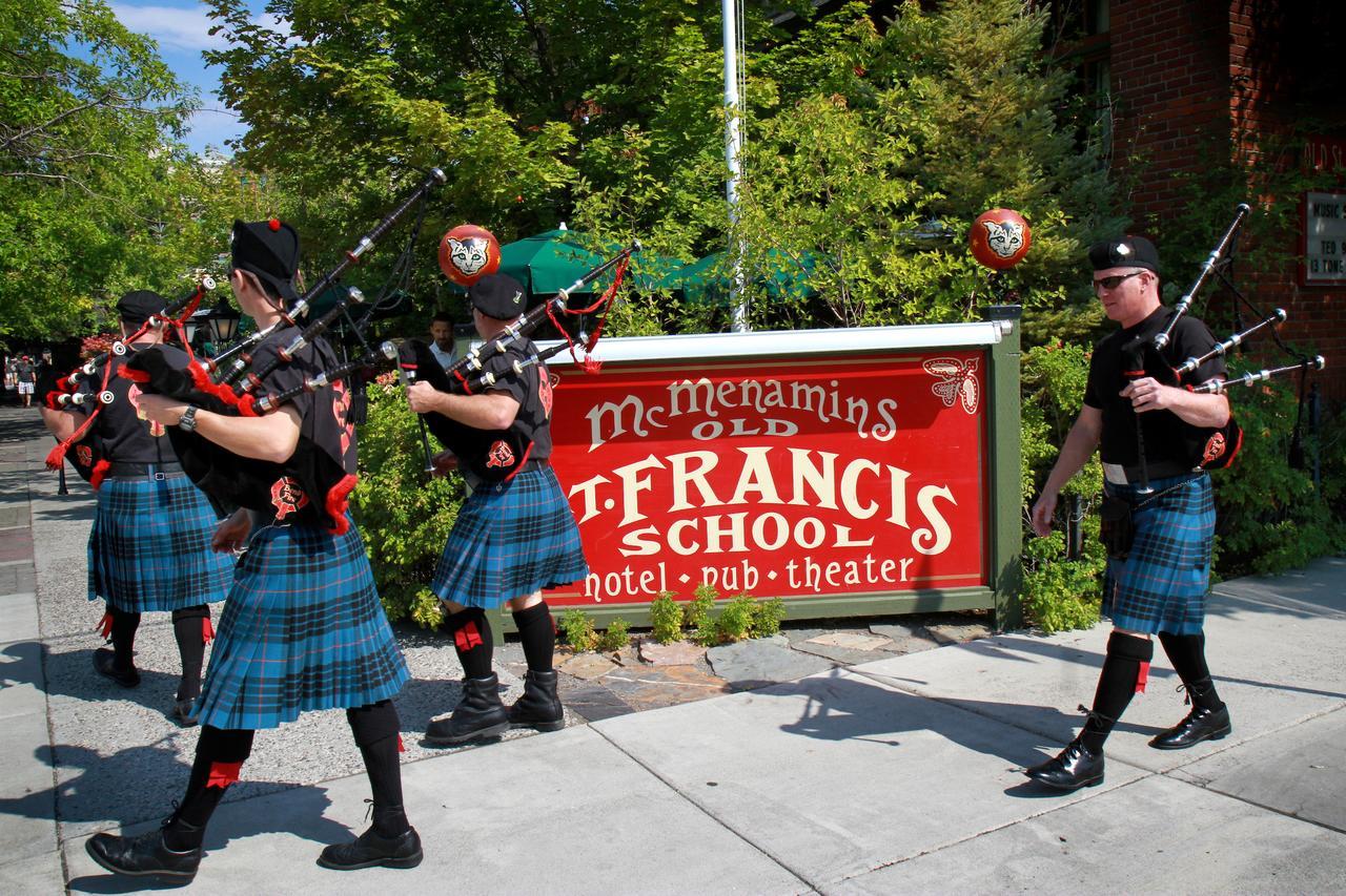 Hotel Mcmenamins Old St. Francis School Bend Exteriér fotografie