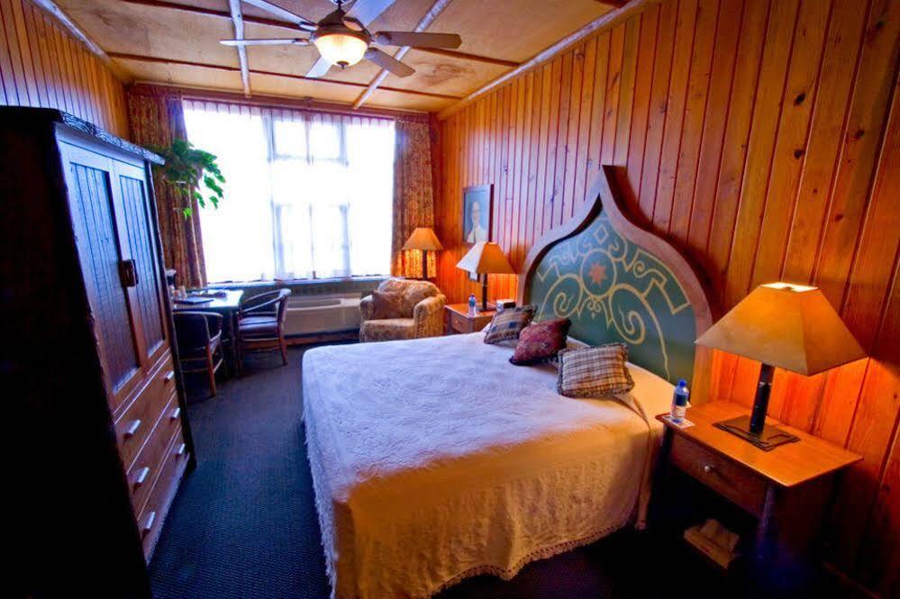 Hotel Mcmenamins Old St. Francis School Bend Exteriér fotografie